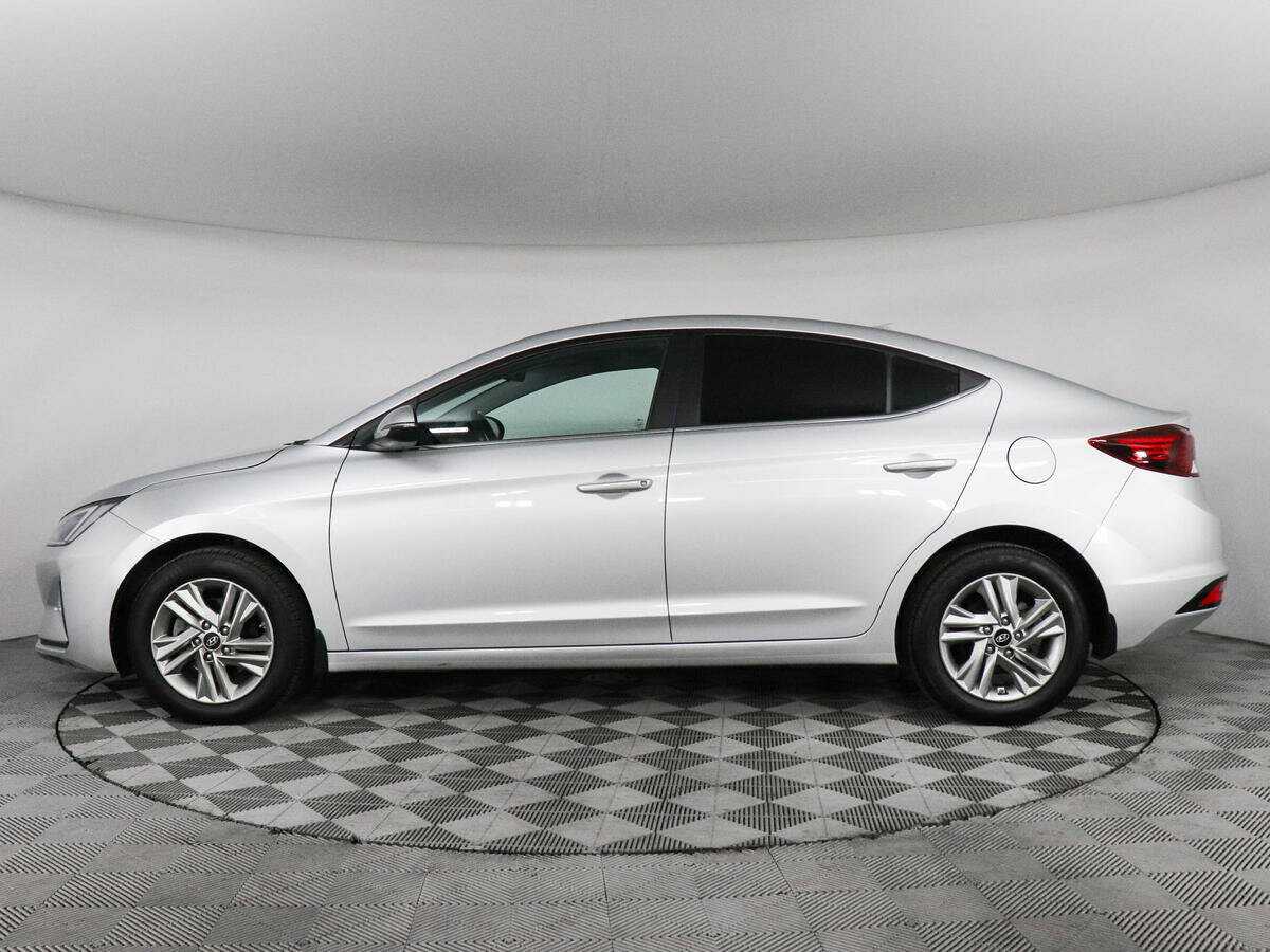 Hyundai Elantra с пробегом — 2019 год. Фото: #7