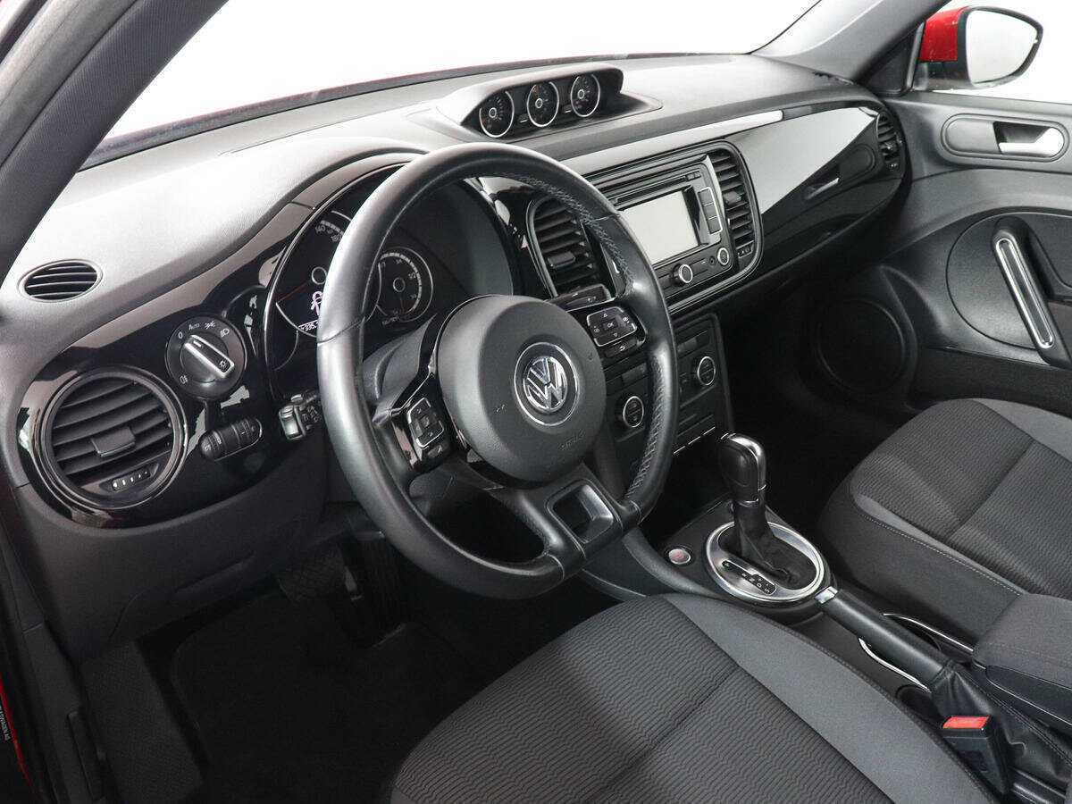 Volkswagen Beetle с пробегом — 2013 год. Фото: #8