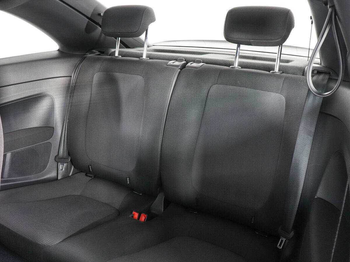 Volkswagen Beetle с пробегом — 2013 год. Фото: #11