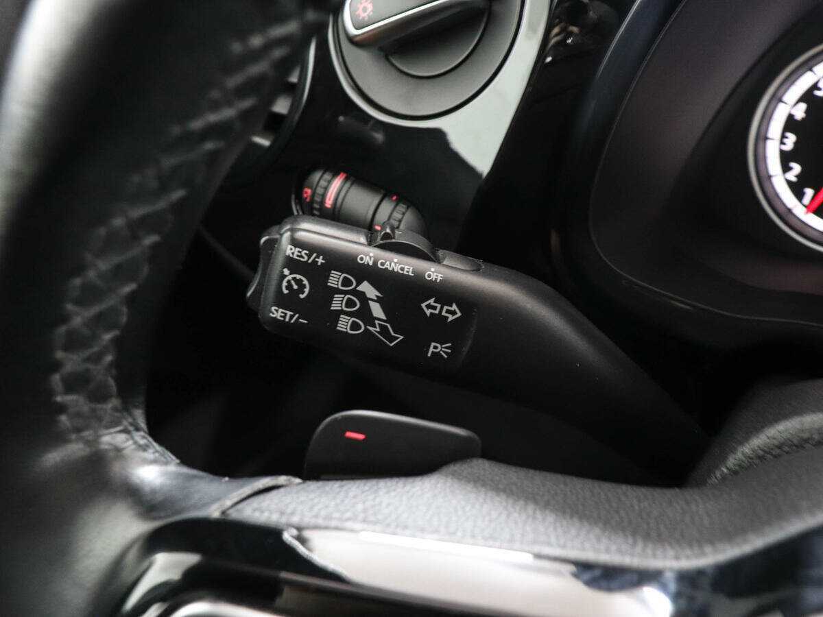 Volkswagen Beetle с пробегом — 2013 год. Фото: #13