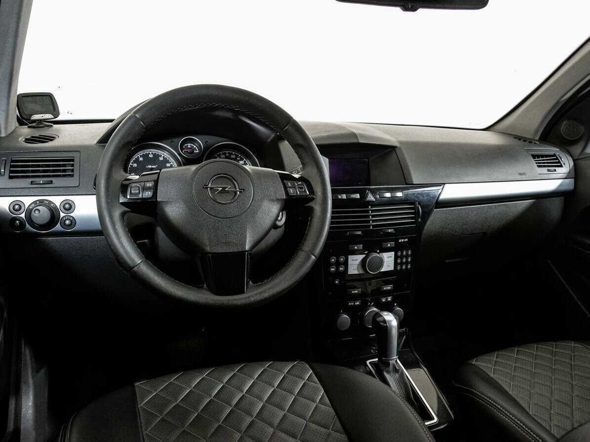 Opel Astra с пробегом — 2008 год. Фото: #8