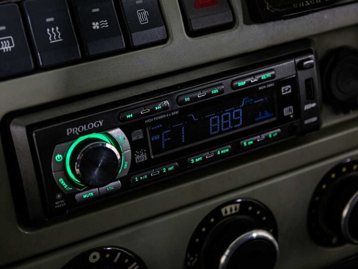 УАЗ Patriot с пробегом — 2006 год. Фото: #13