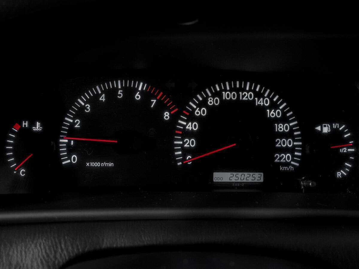 Toyota Corolla с пробегом — 2004 год. Фото: #10