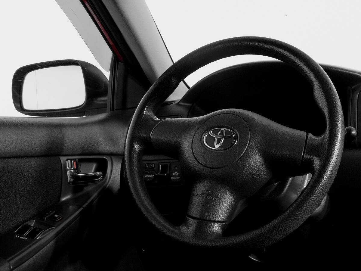 Toyota Corolla с пробегом — 2004 год. Фото: #13