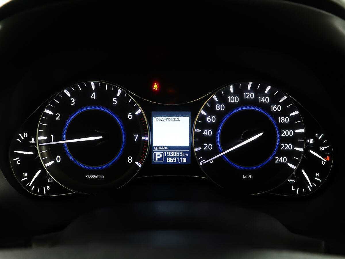 Infiniti QX80 с пробегом — 2013 год. Фото: #10