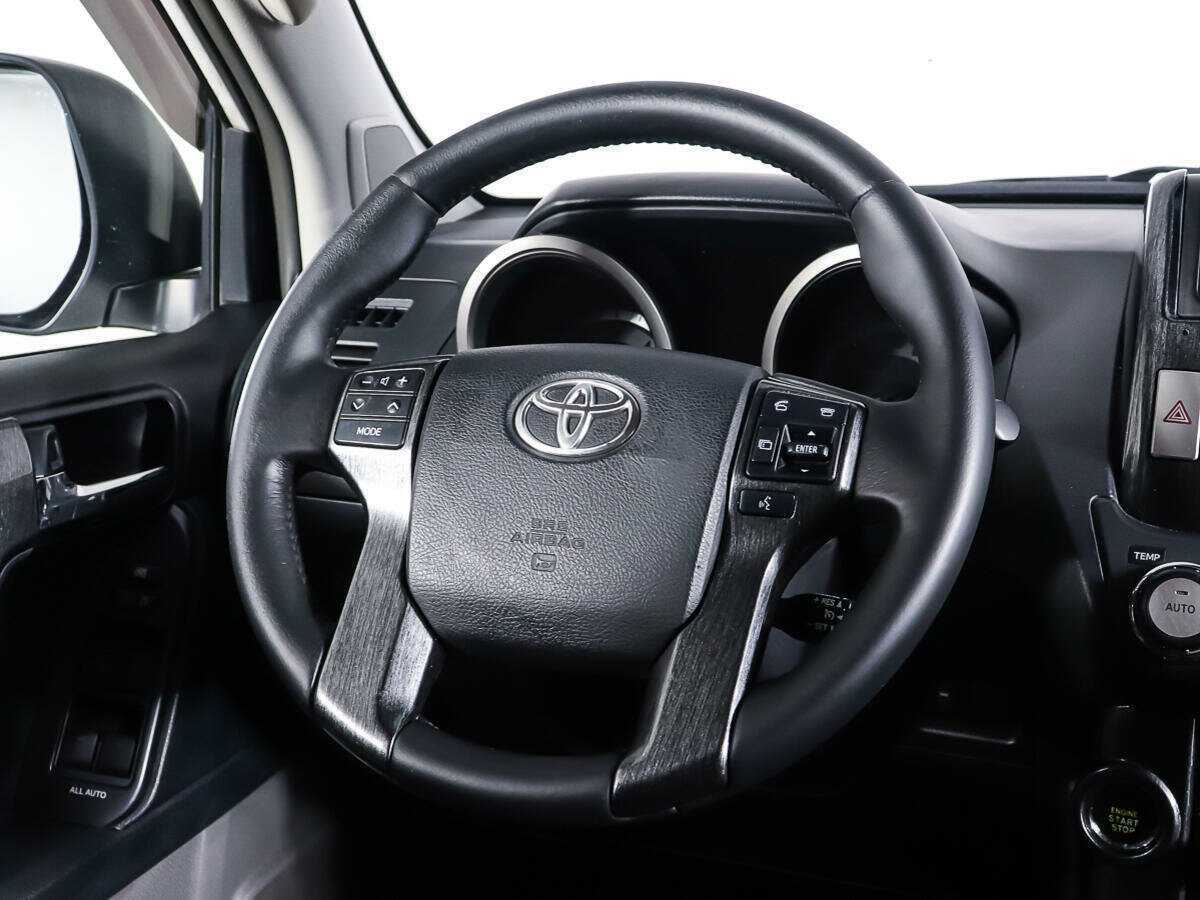 Toyota Land Cruiser Prado с пробегом — 2012 год. Фото: #14