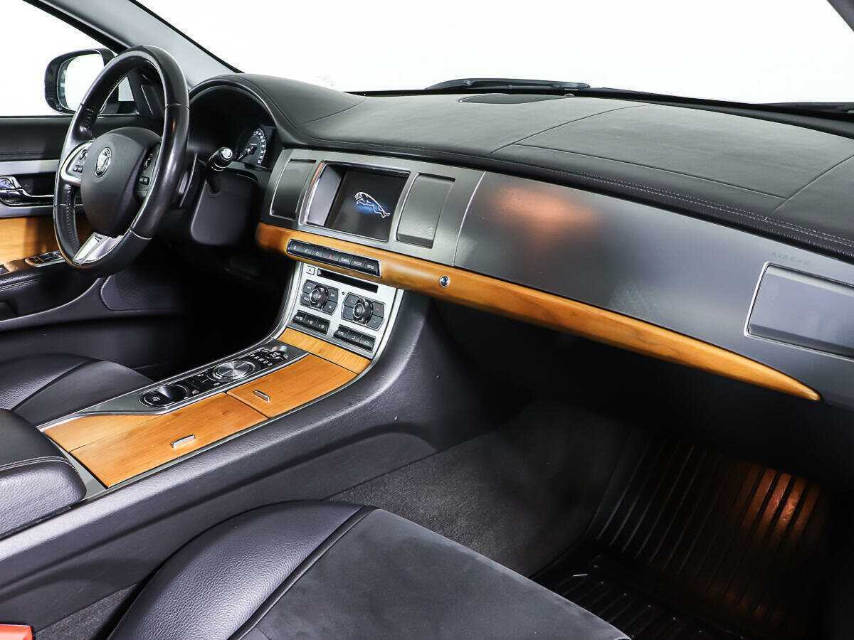 Jaguar XF с пробегом — 2014 год. Фото: #8