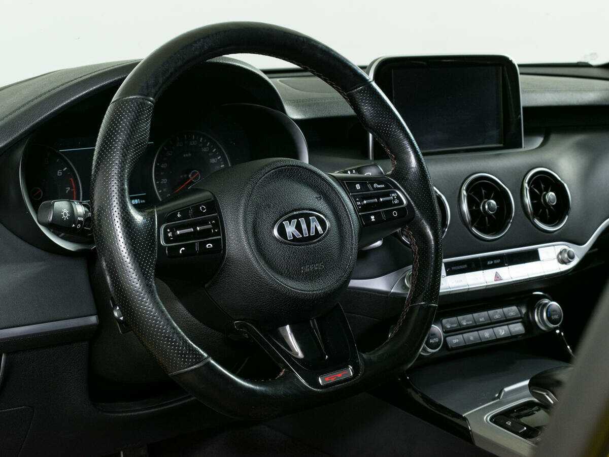 Kia Stinger с пробегом — 2018 год. Фото: #13