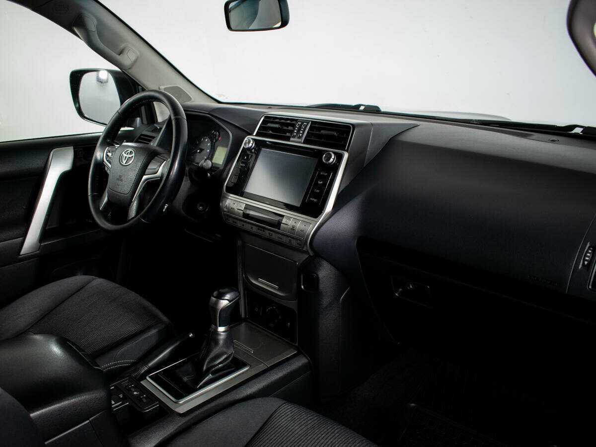 Toyota Land Cruiser Prado с пробегом — 2018 год. Фото: #8