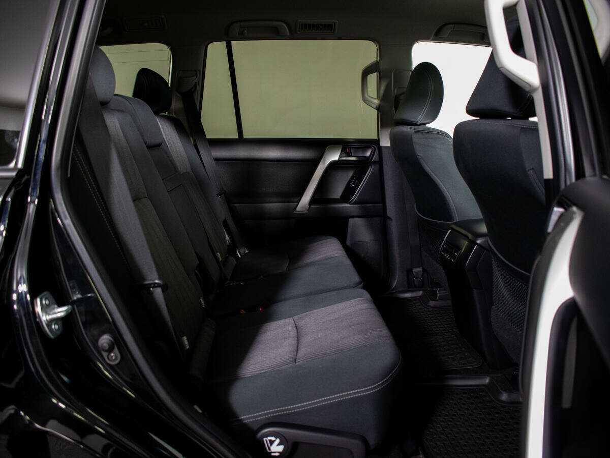 Toyota Land Cruiser Prado с пробегом — 2018 год. Фото: #9