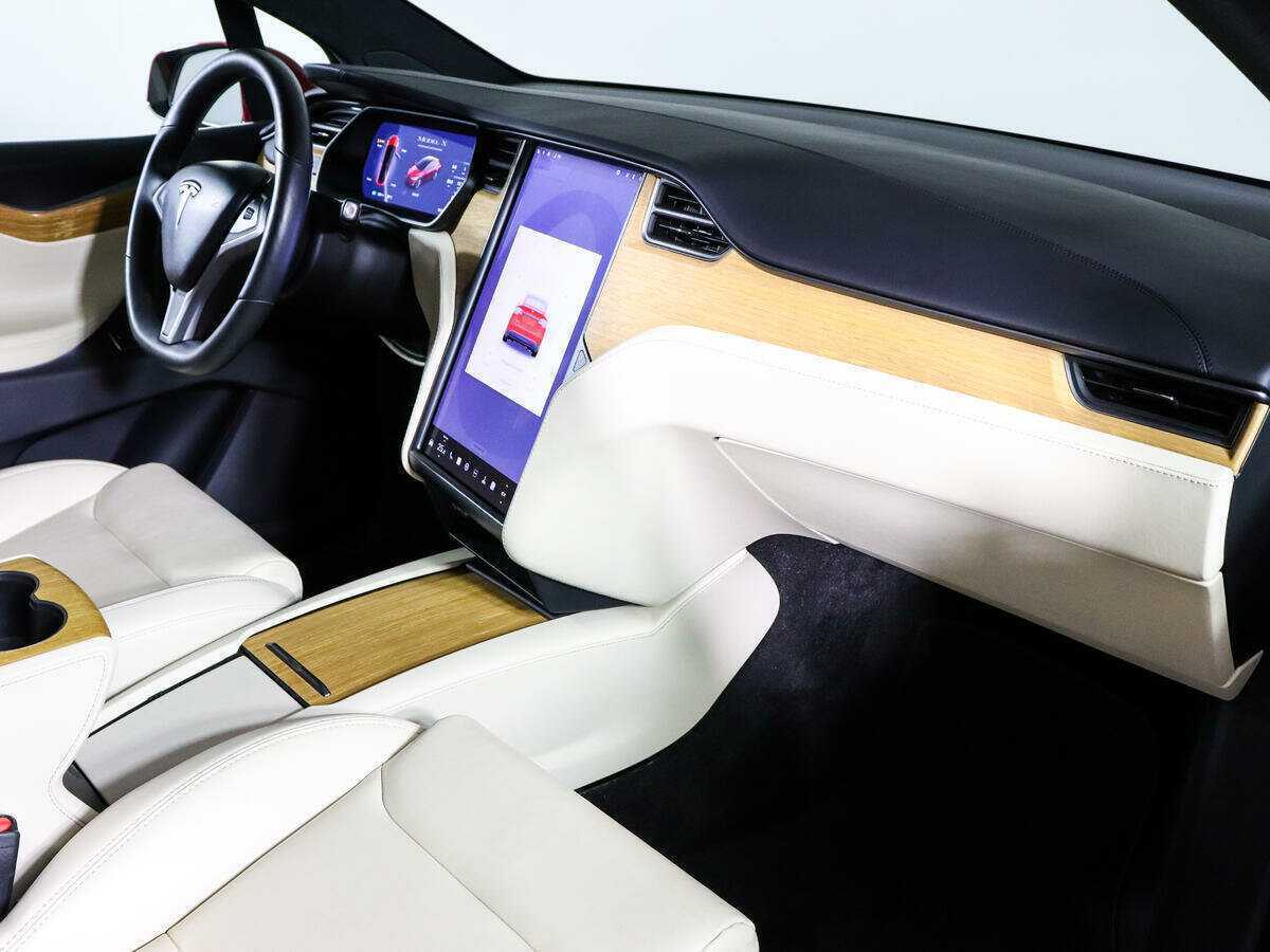 Tesla Model X с пробегом — 2019 год. Фото: #9