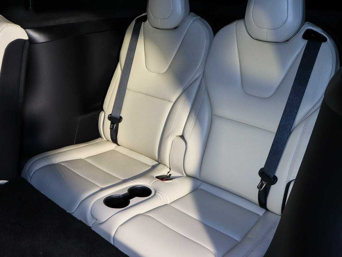 Tesla Model X с пробегом — 2019 год. Фото: #11