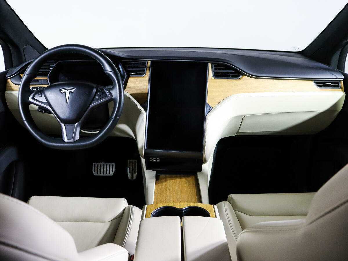 Tesla Model X с пробегом — 2019 год. Фото: #13