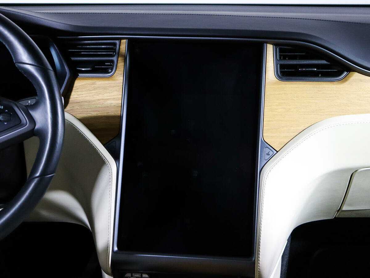 Tesla Model X с пробегом — 2019 год. Фото: #14