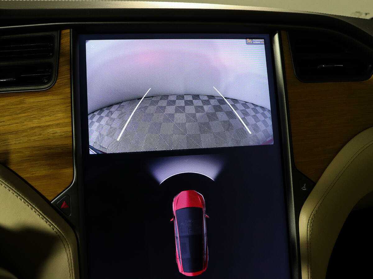 Tesla Model X с пробегом — 2019 год. Фото: #16