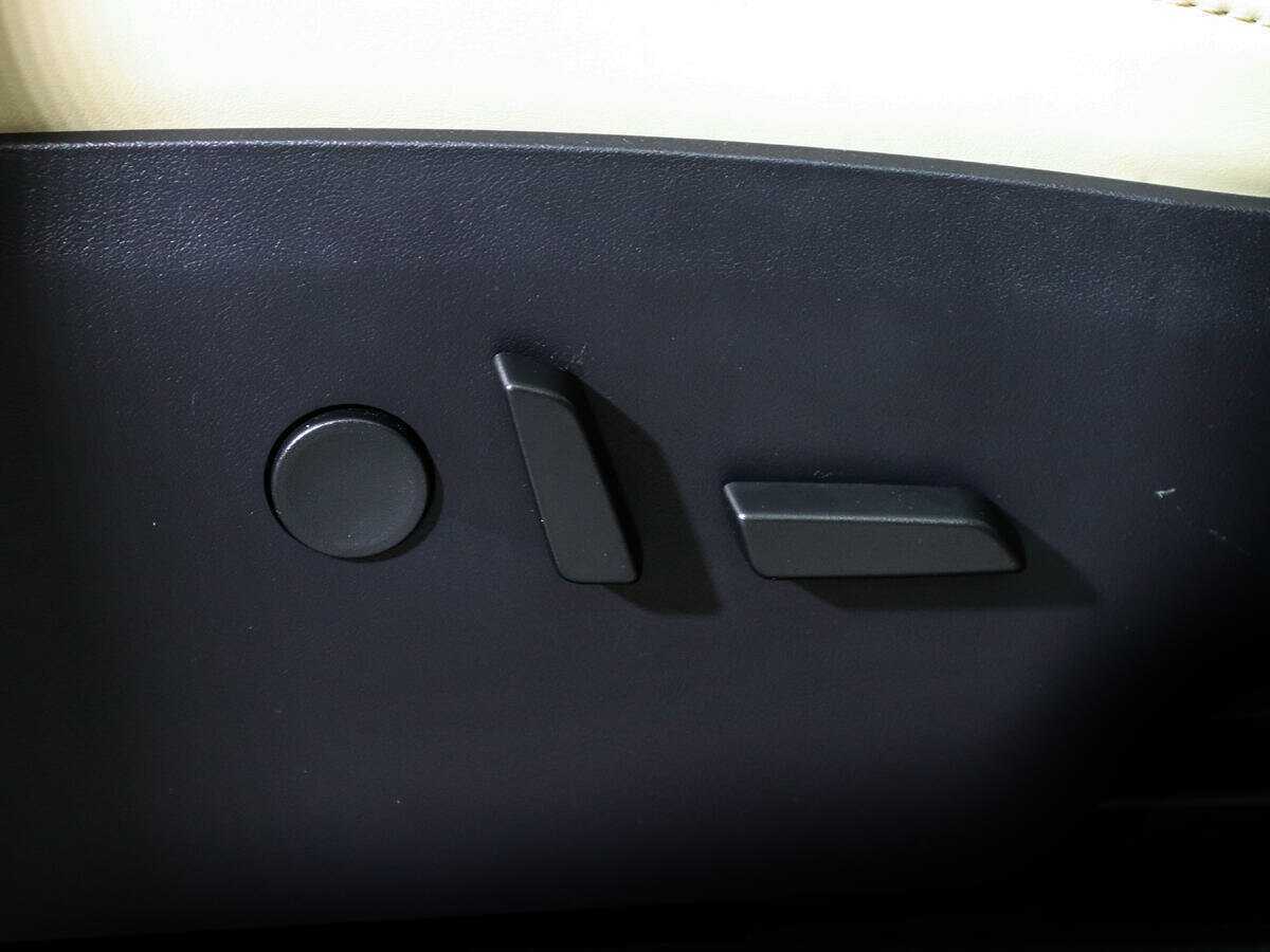 Tesla Model X с пробегом — 2019 год. Фото: #17