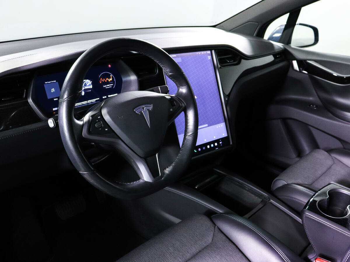 Tesla Model X с пробегом — 2018 год. Фото: #10