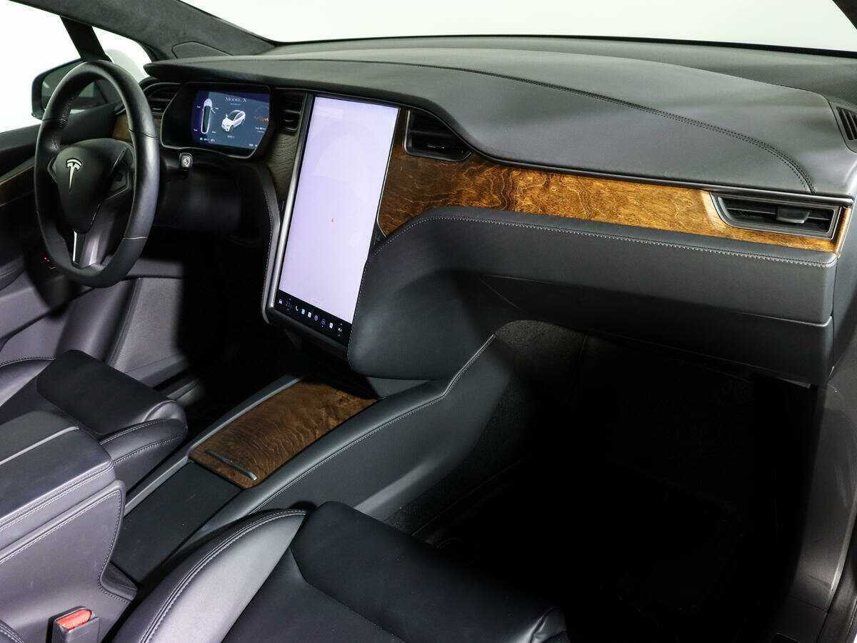 Tesla Model X с пробегом — 2020 год. Фото: #8