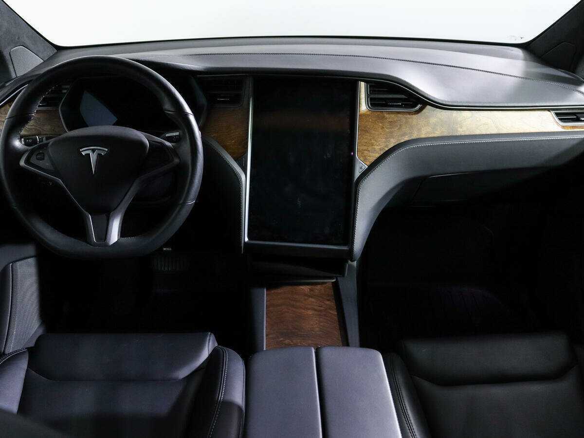Tesla Model X с пробегом — 2020 год. Фото: #11