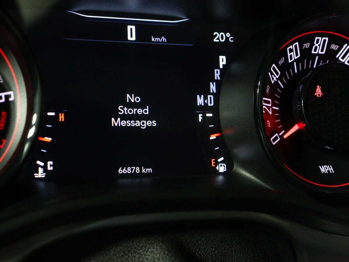 Dodge Challenger с пробегом — 2018 год. Фото: #10