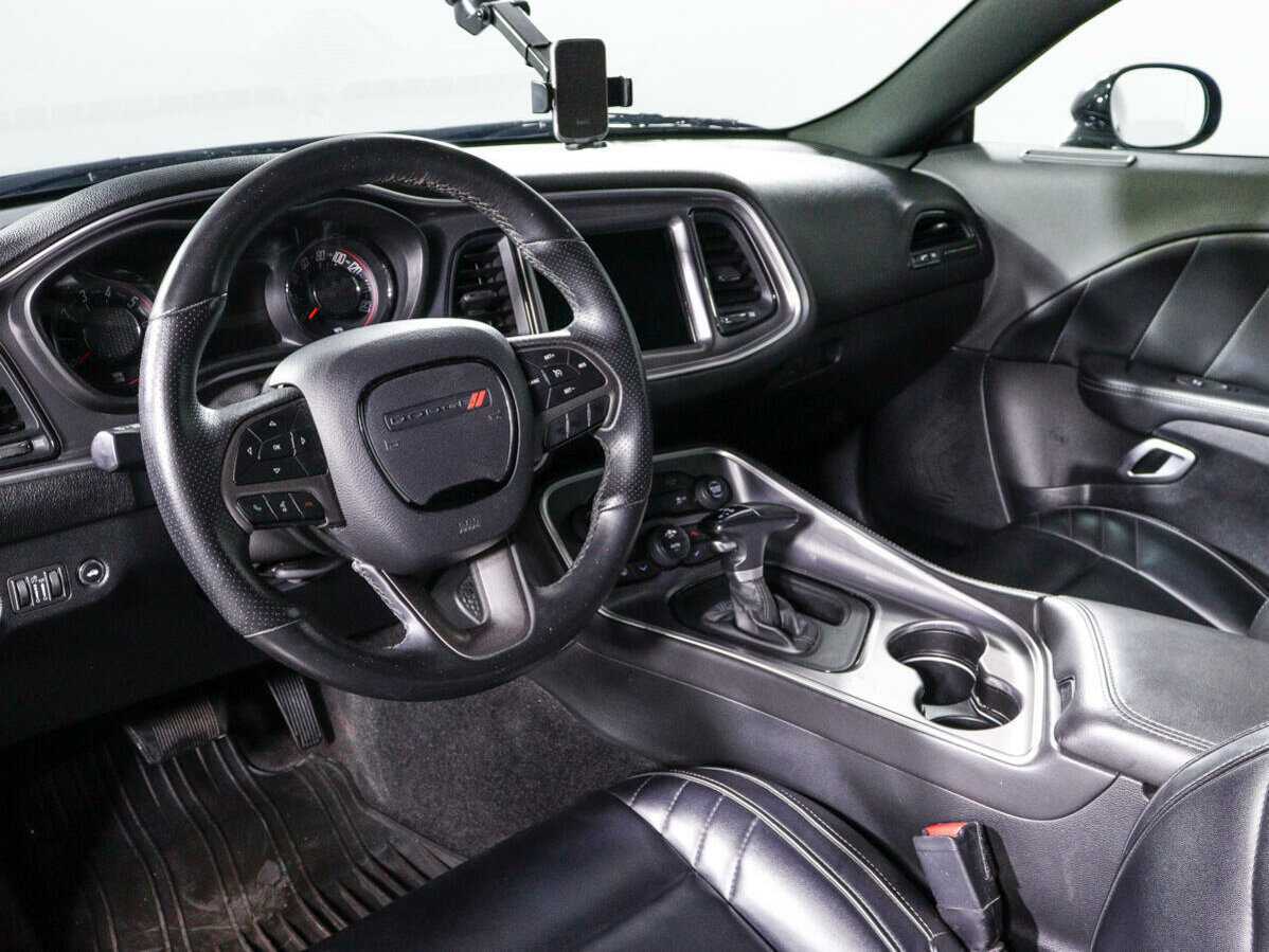 Dodge Challenger с пробегом — 2018 год. Фото: #13