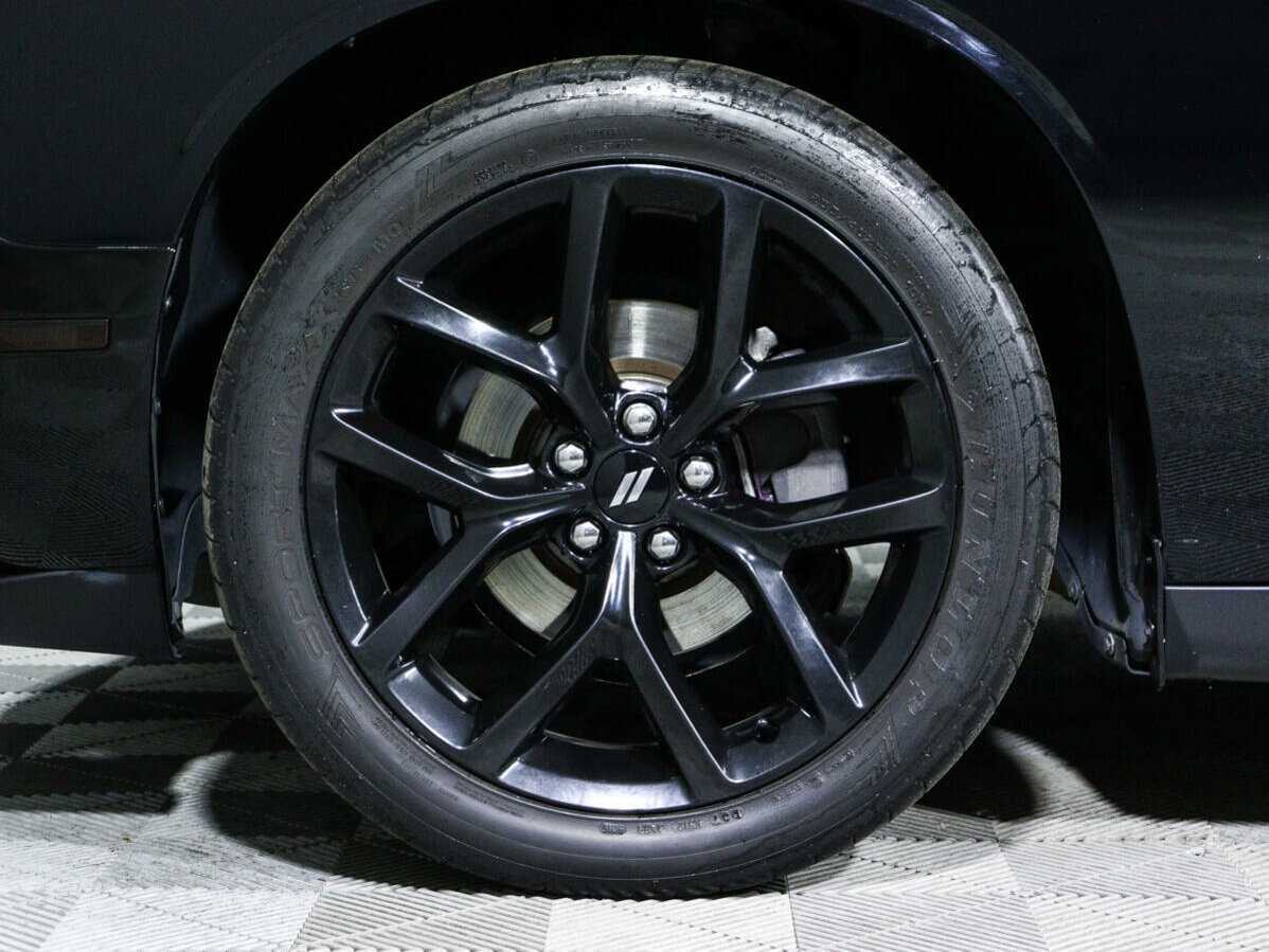 Dodge Challenger с пробегом — 2018 год. Фото: #14