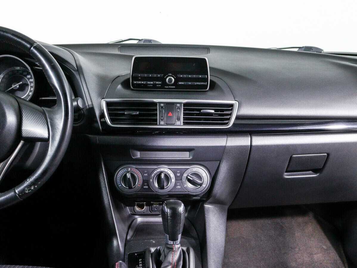 Mazda 3 с пробегом — 2014 год. Фото: #10