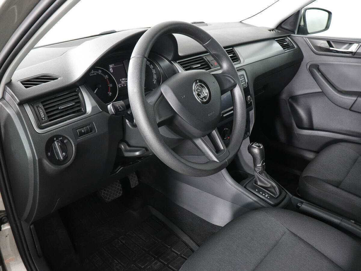 Skoda Rapid с пробегом — 2018 год. Фото: #8
