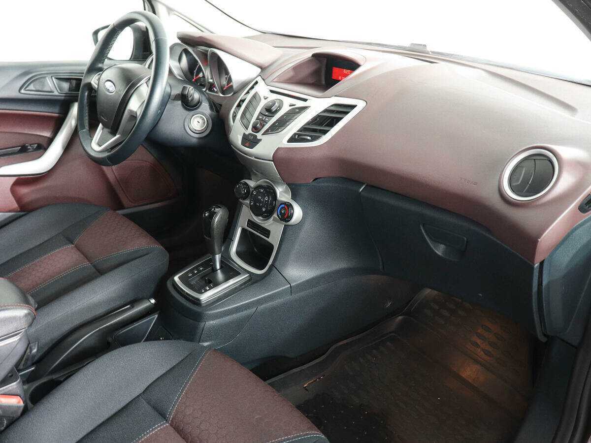 Ford Fiesta с пробегом — 2011 год. Фото: #5