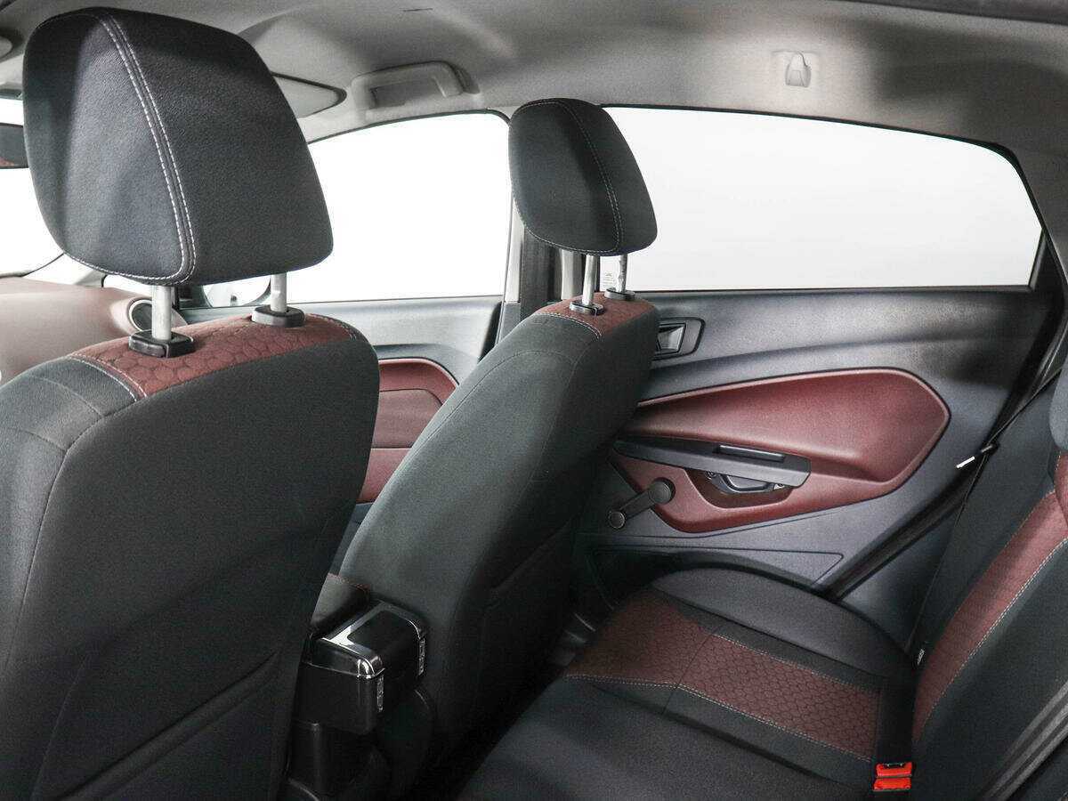 Ford Fiesta с пробегом — 2011 год. Фото: #7