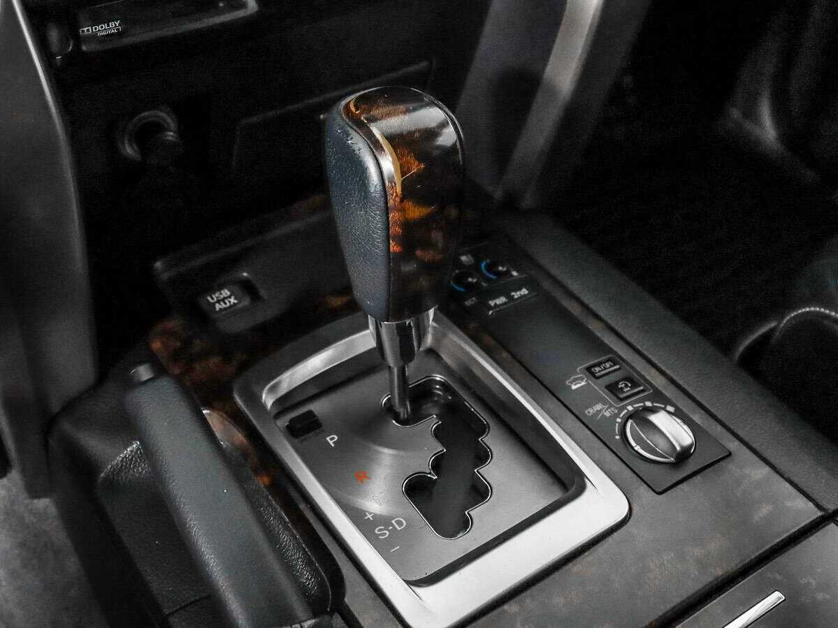 Toyota Land Cruiser с пробегом — 2012 год. Фото: #9