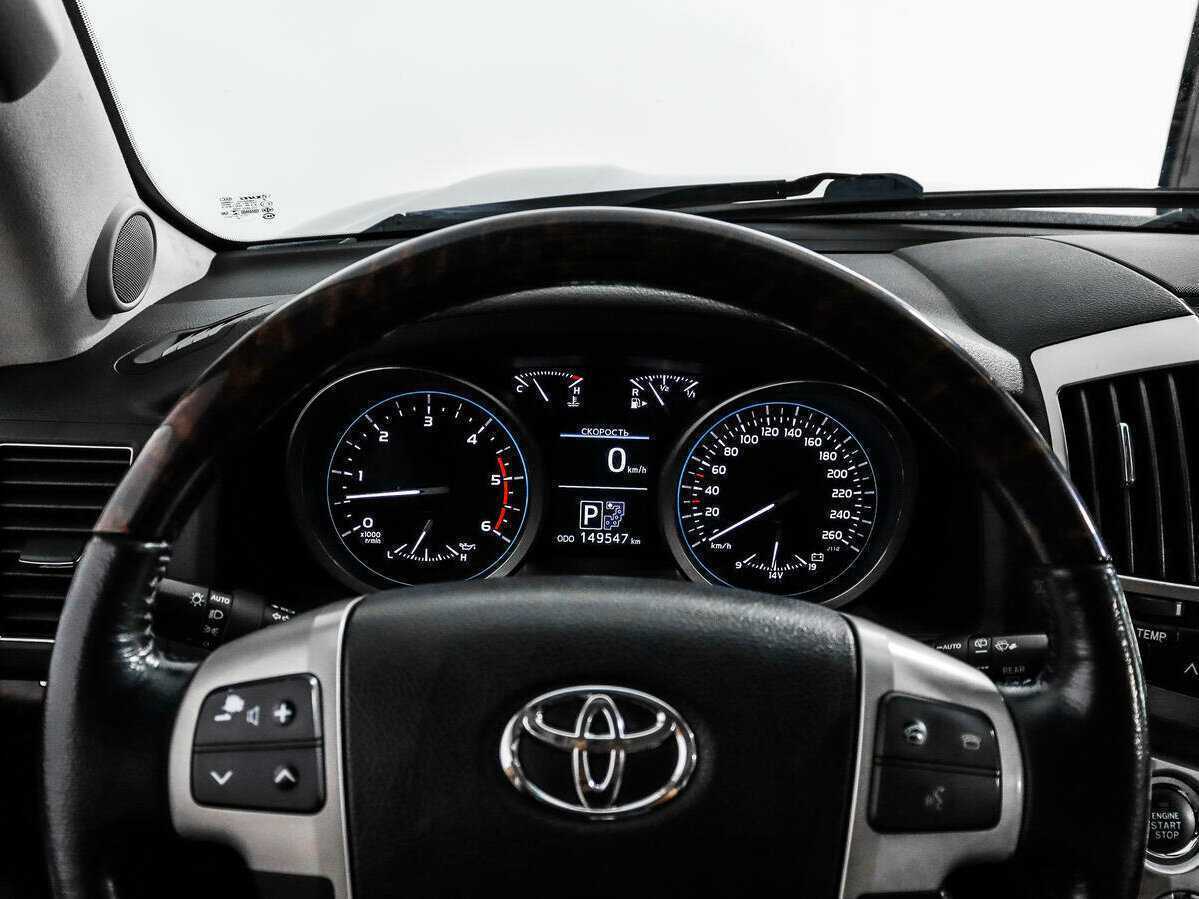 Toyota Land Cruiser с пробегом — 2012 год. Фото: #15