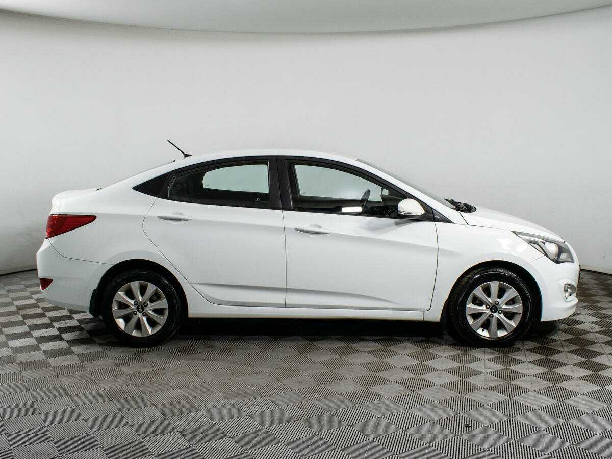 Hyundai Solaris с пробегом — 2016 год. Фото: #3