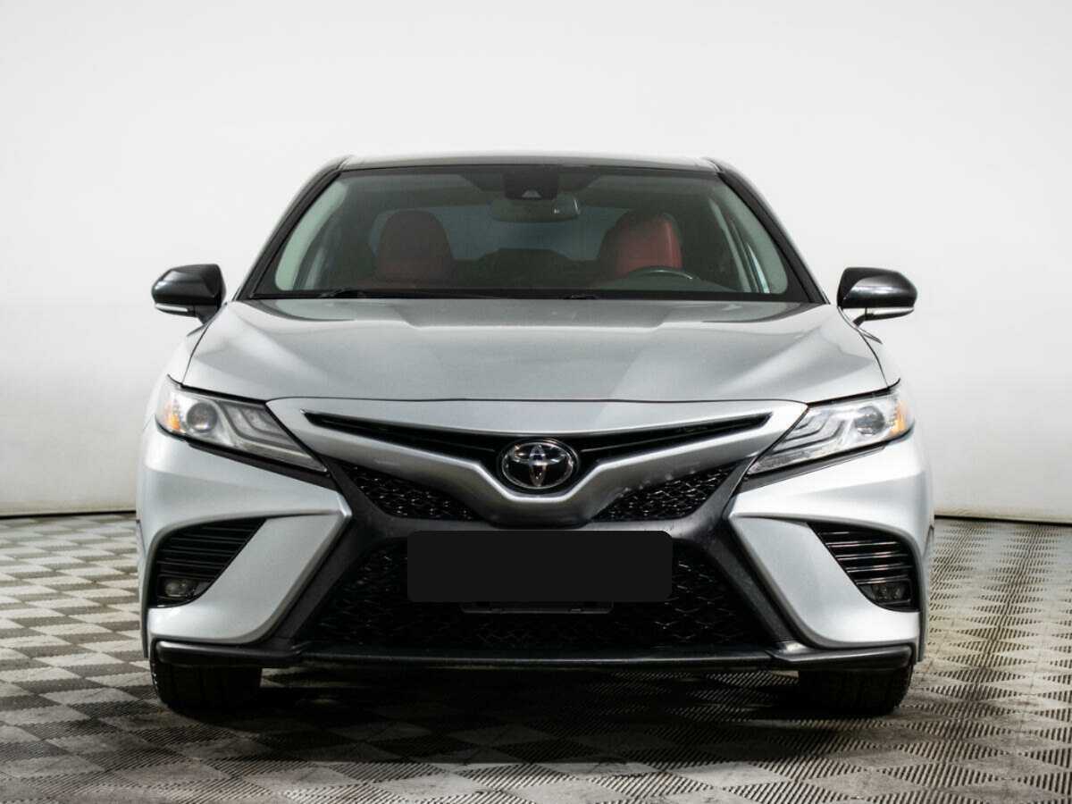 Toyota Camry с пробегом — 2019 год. Фото: #1