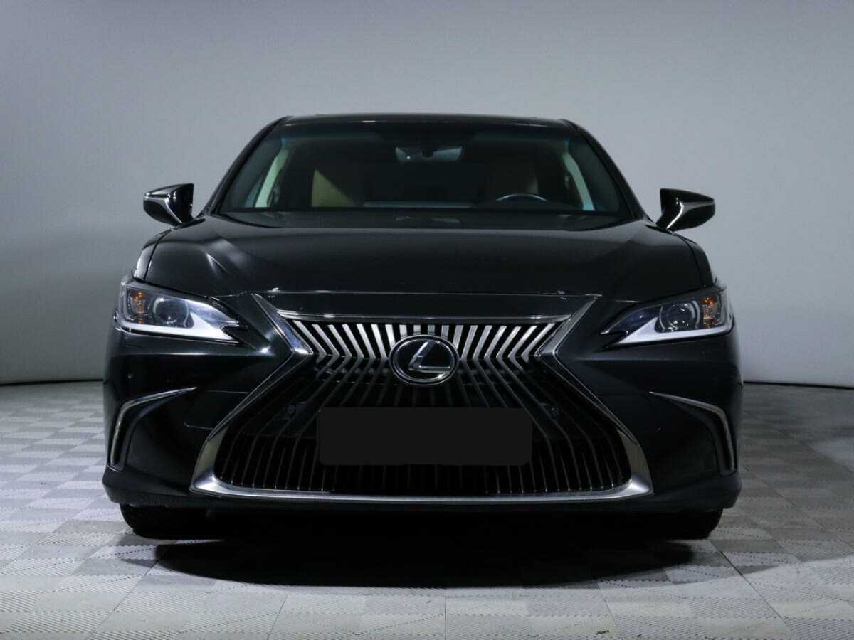 Lexus ES с пробегом — 2019 год. Фото: #1