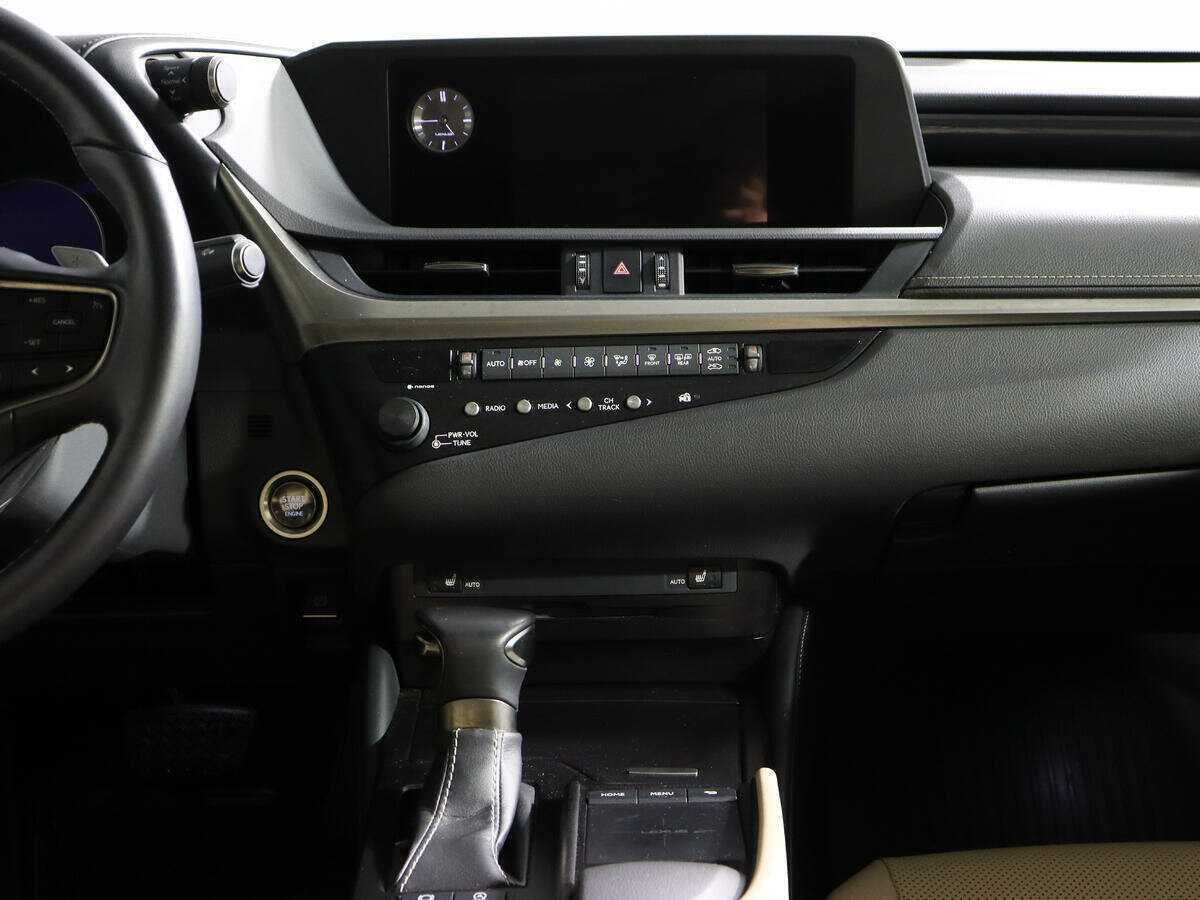 Lexus ES с пробегом — 2019 год. Фото: #10