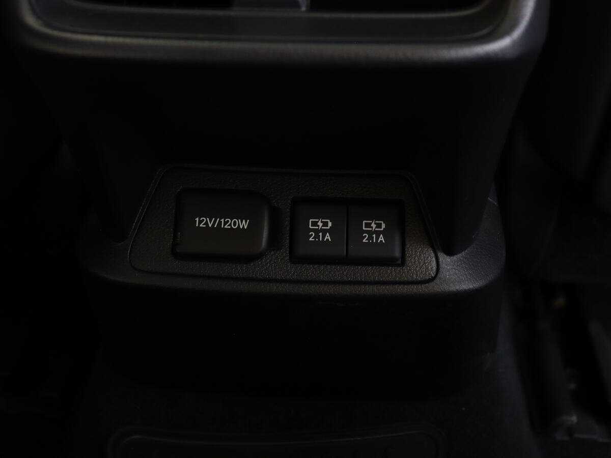 Lexus ES с пробегом — 2019 год. Фото: #12