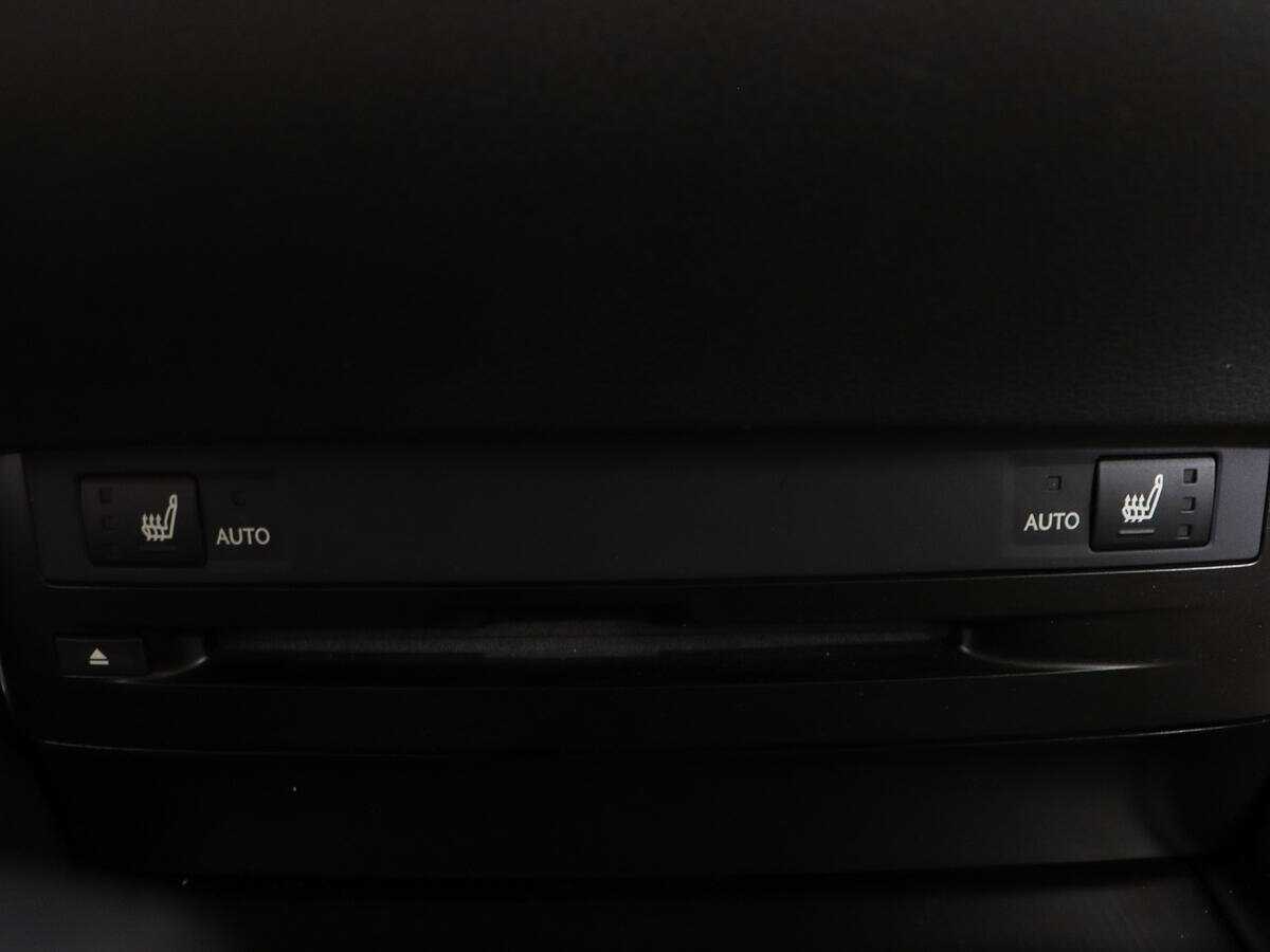 Lexus ES с пробегом — 2019 год. Фото: #22