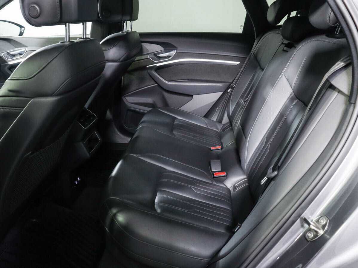 Audi e-tron с пробегом — 2020 год. Фото: #7