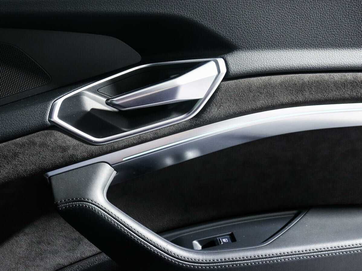 Audi e-tron с пробегом — 2020 год. Фото: #10