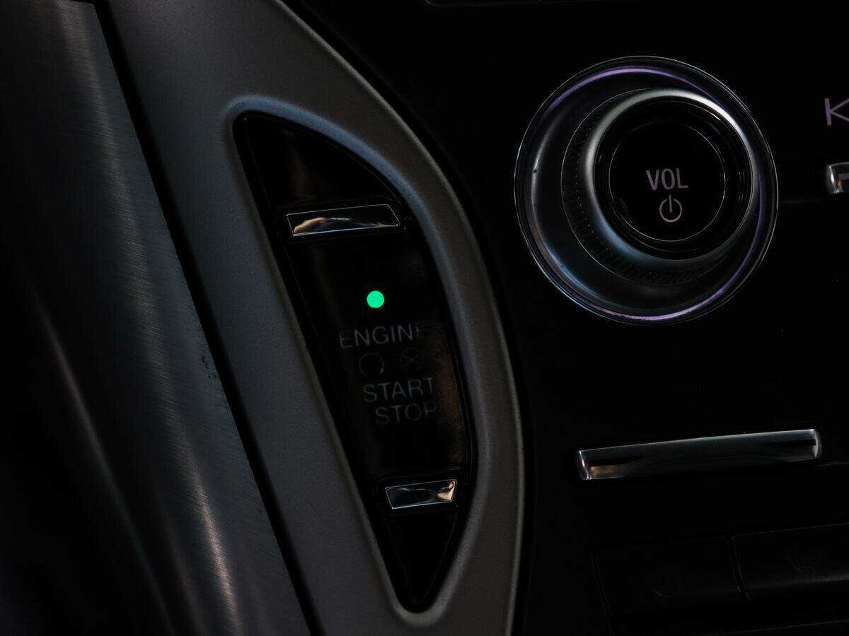 Lincoln Nautilus с пробегом — 2019 год. Фото: #14