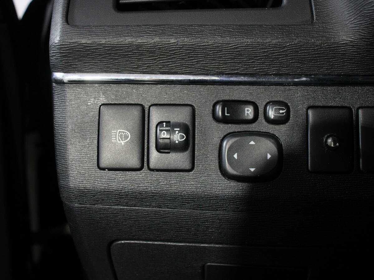 Toyota Avensis с пробегом — 2009 год. Фото: #13