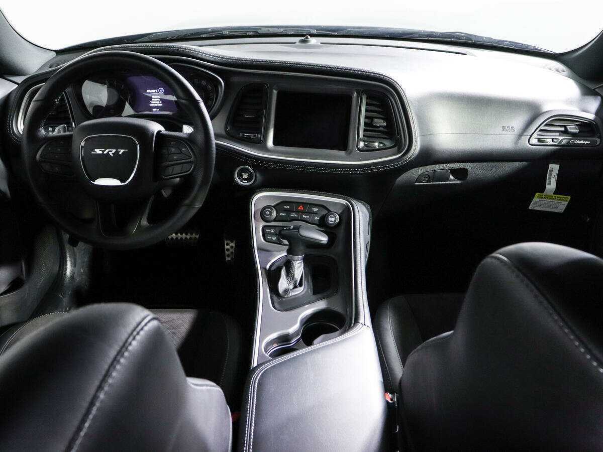 Dodge Challenger с пробегом — 2022 год. Фото: #10