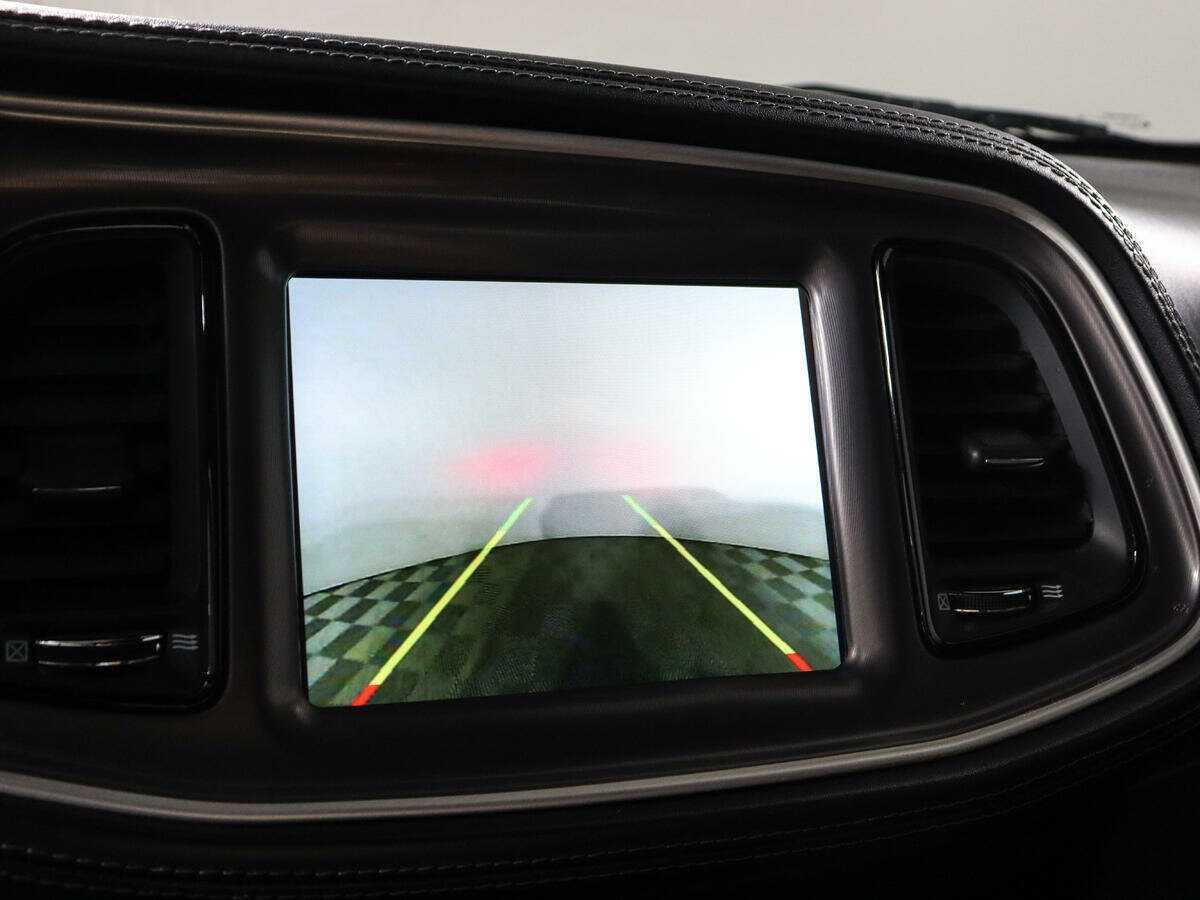 Dodge Challenger с пробегом — 2022 год. Фото: #13