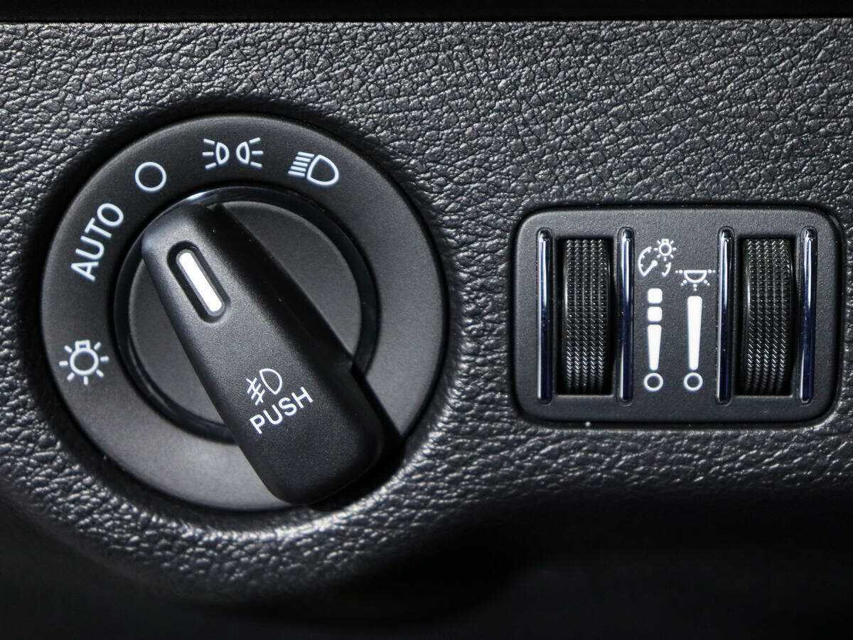 Dodge Challenger с пробегом — 2022 год. Фото: #18