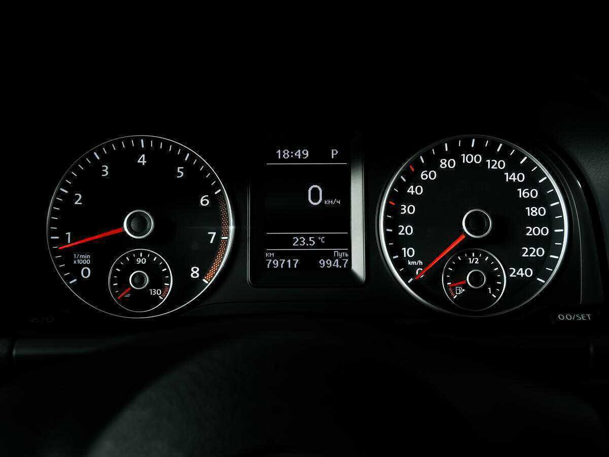 Volkswagen Touran с пробегом — 2013 год. Фото: #9