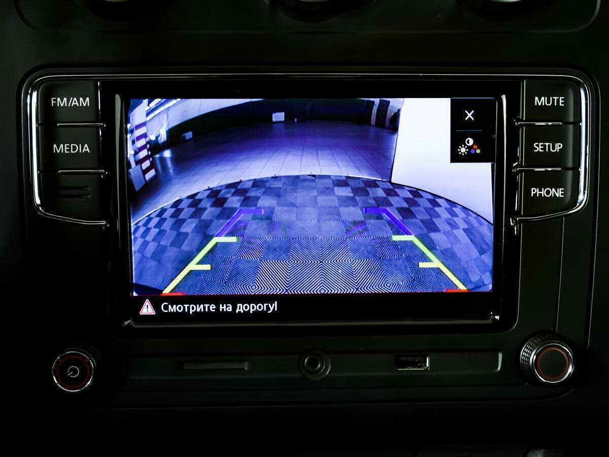 Volkswagen Touran с пробегом — 2013 год. Фото: #13