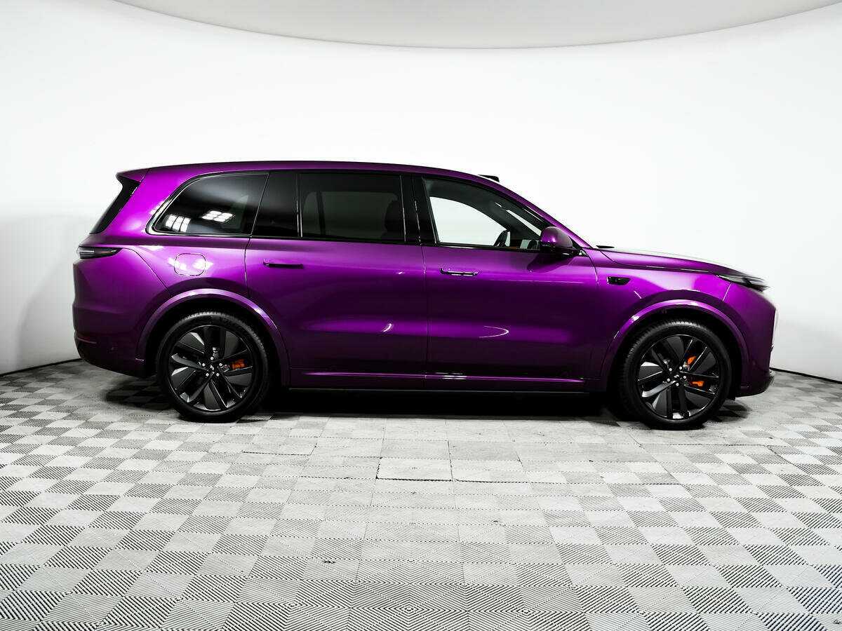 LiXiang L9 с пробегом — 2023 год. Фото: #3