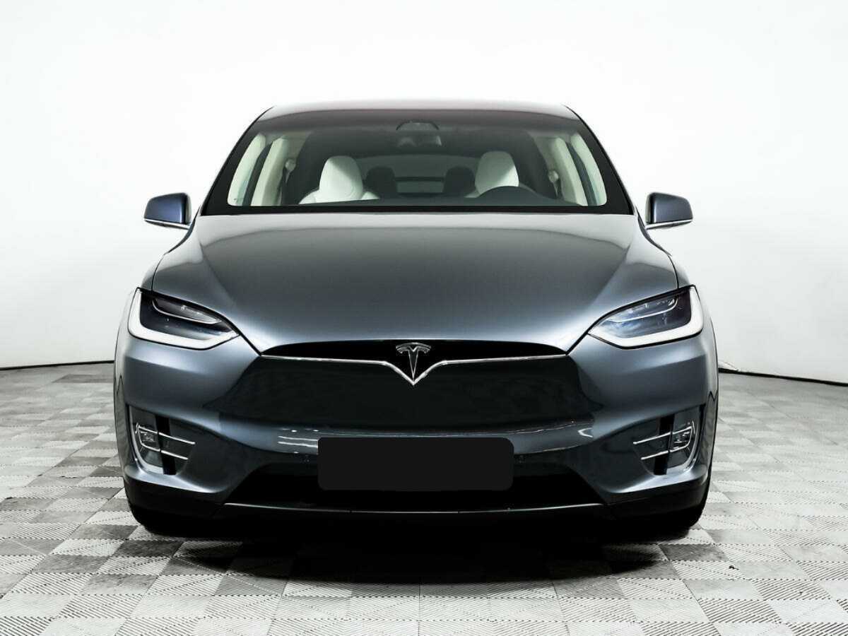 Tesla Model X с пробегом — 2018 год. Фото: #1