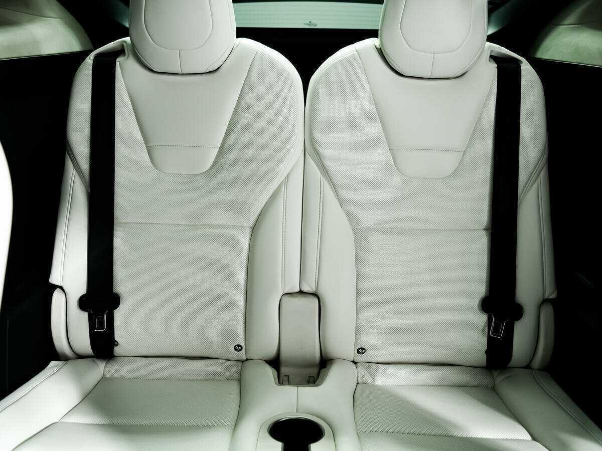 Tesla Model X с пробегом — 2018 год. Фото: #10